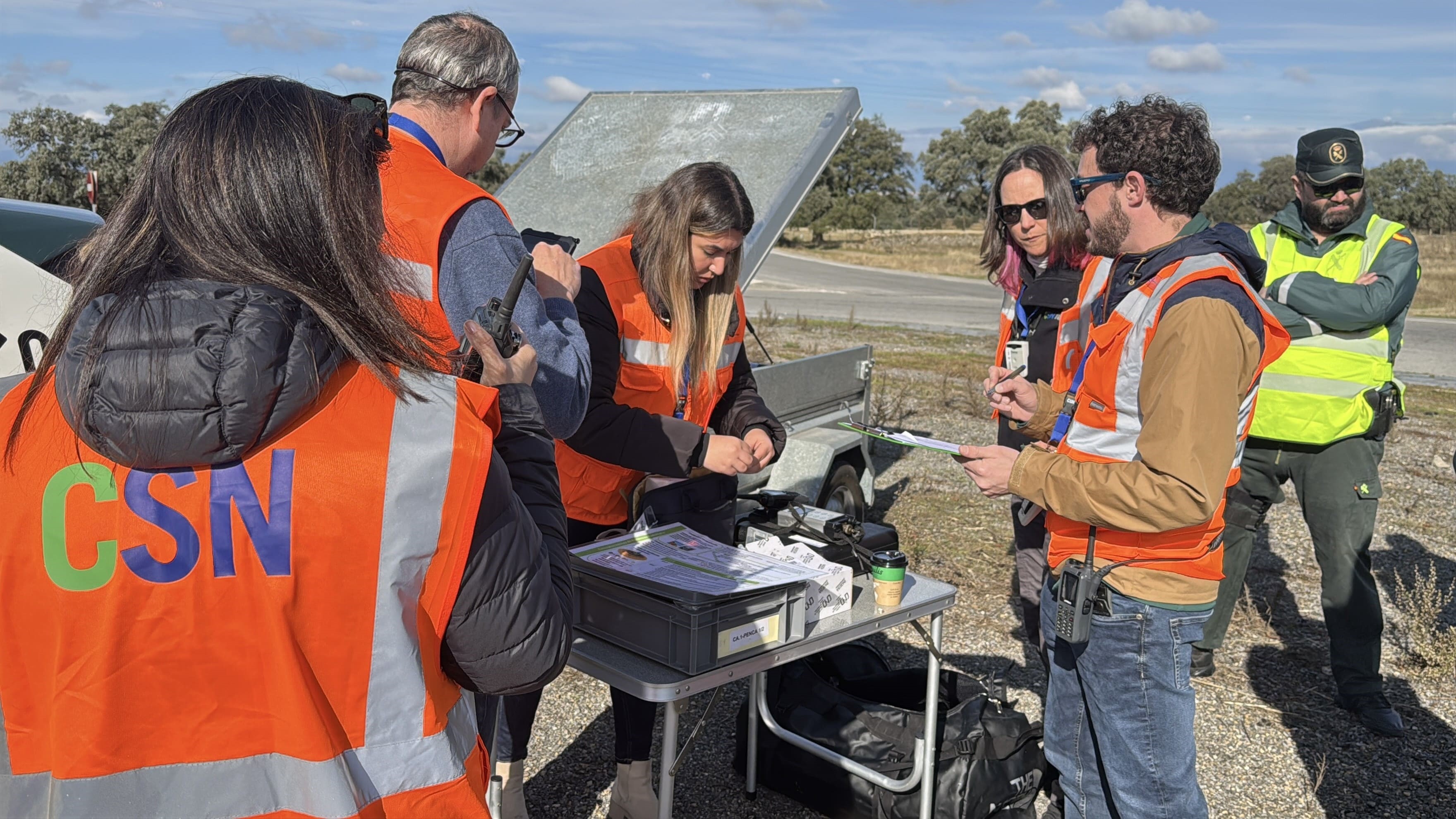 Técnicos del CSN durante el ejercicio