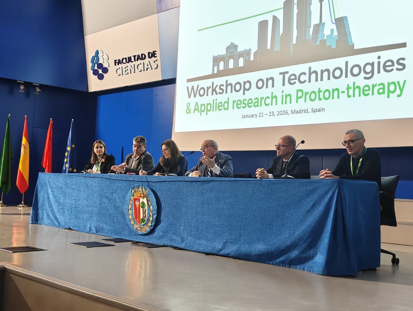 El consejero Francisco Castejón interviene en la apertuda del Workshop sobre tecnología y ciencia aplicada a la protonterapia